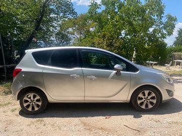 OPEL MERIVA 2010 con impianto GPL