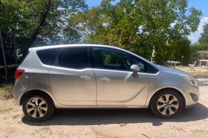 OPEL MERIVA 2010 con impianto GPL