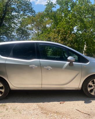 OPEL MERIVA 2010 con impianto GPL