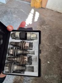 kit farad bulloni ruote antifurto