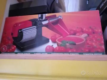 macchina per pomodori