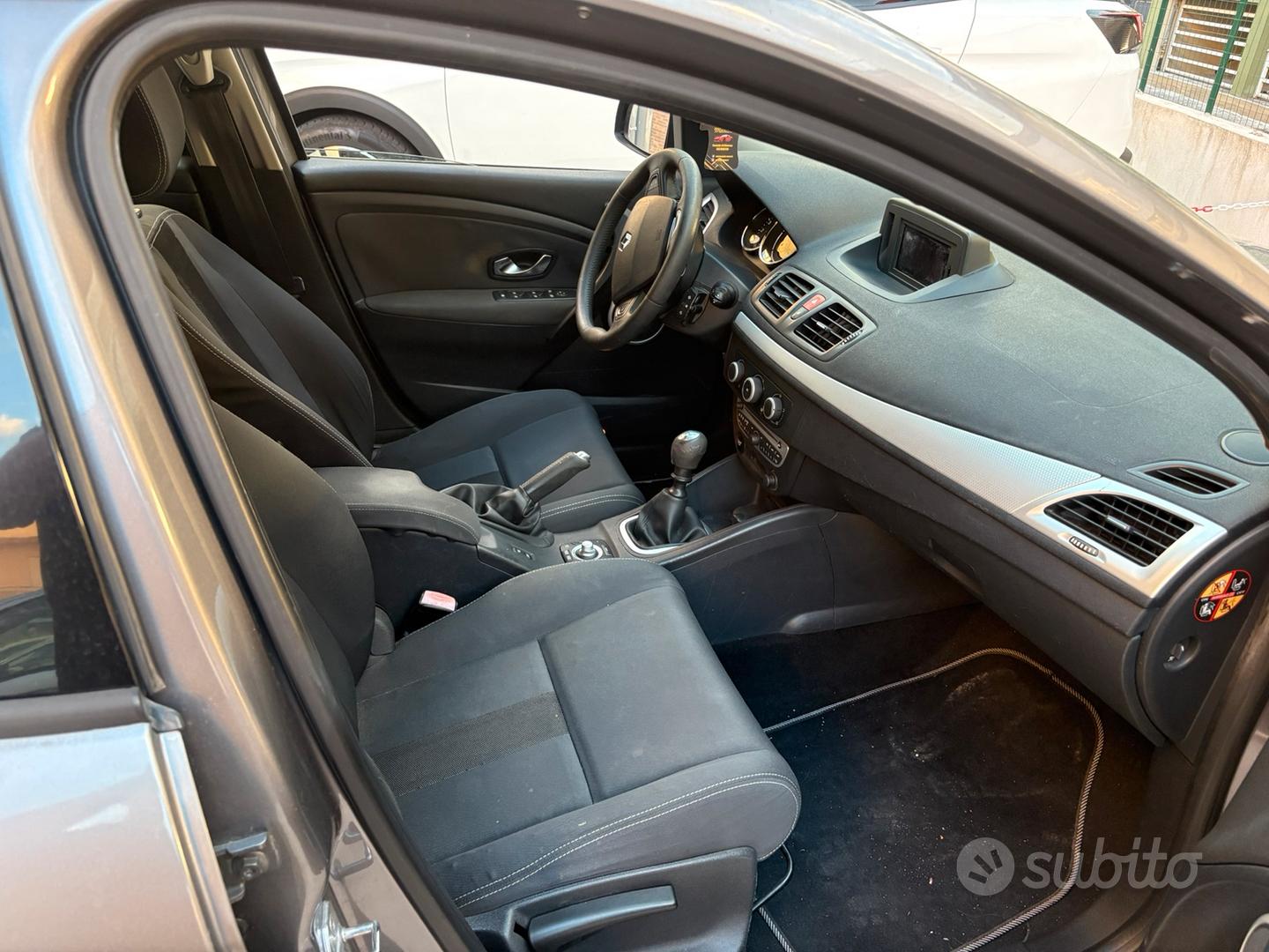 Renault Megane Sw 2010 photo 3