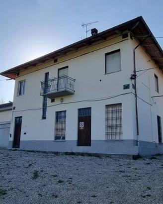 Casa indipendente di 140 m² con 5 locali e box aut