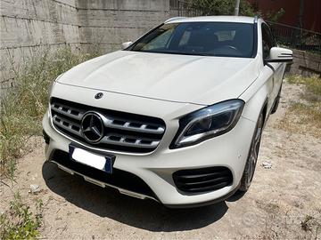 MERCEDES GLA 200 d Premium