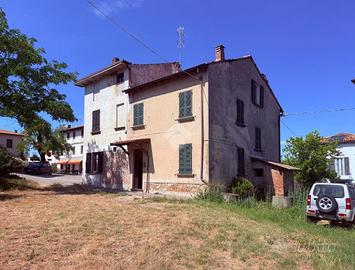 CASA INDIPENDENTE A CASTANA