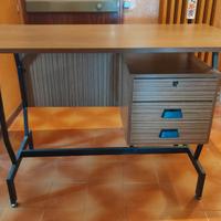 Scrivania vintage anni '70 