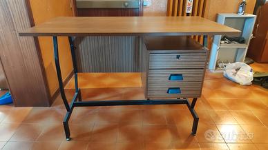 Scrivania vintage anni '70 