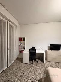 Scrivania IKEA MALM con piano estraibile