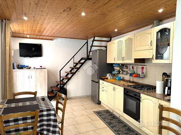 CASA SEMINDIPENDENTE A ALEZIO