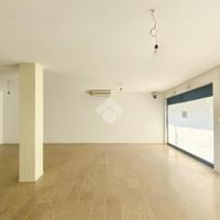 NEGOZIO A VILLA DEL CONTE