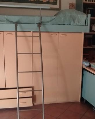 Cameretta letto alto con armadio libreria e scr