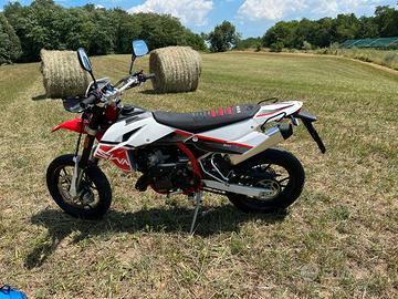 MOTO MOTARD SWM 125+VOLPAGO