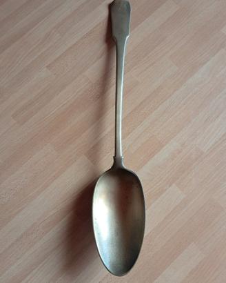 Antico cucchiaio in ottone