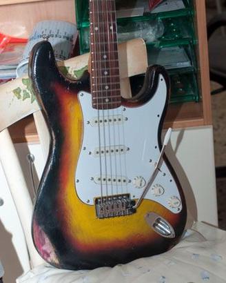 Chitarra elettrica stile Stratocaster, relic sunbu