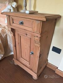 Comodino legno chiaro