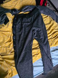 pantaloni tuta