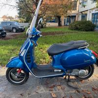 Piaggio Vespa 300 GTS