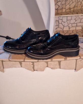 Scarpe di vernice nera n. 38 Primadonna