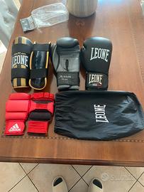 Kit guanti boxe chiusi 10 oz/ aperti , paratibie