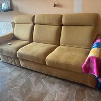 Divano con una seduta allungabile elettrica