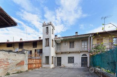 CASA DI CORTE A BUTTIGLIERA ALTA