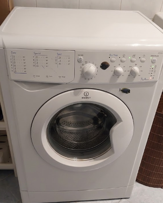 Lavatrice 7kg Indesit IWC7105