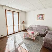 AMPIO TRILOCALE CON TERRAZZO E BALCONE