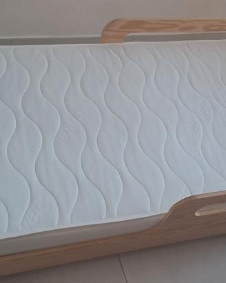Lettino montessori per bambini in legno