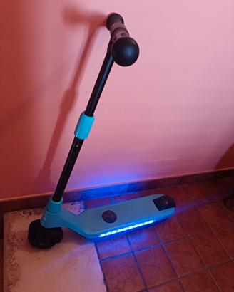 Monopattino bimbi elettrico con luci led