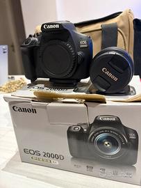 Canon eos 2000D con accessori