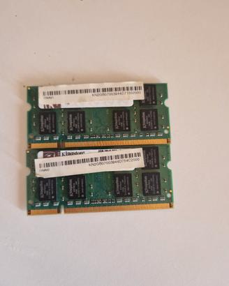 due banchi di memoria  dimm2 2Gb