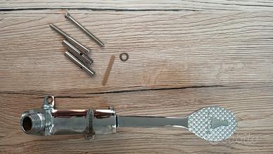 Valvola a pedale per rubinetto