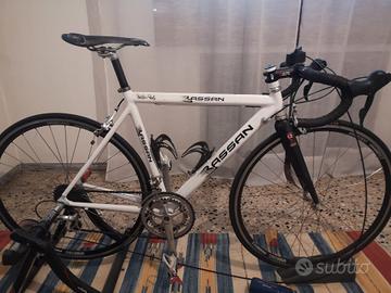 bicicletta da corsa più rulli