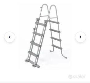 piscina, pompa e robot pulitore