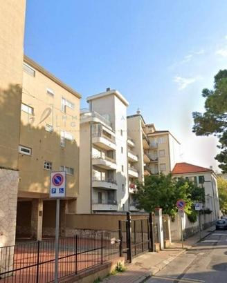 Box / Garage di 20 m² a Albenga