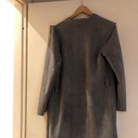 Capospalla scamosciato grigio chiaro in alcantara