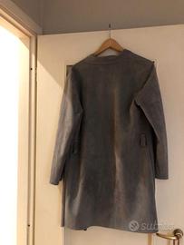 Capospalla scamosciato grigio chiaro in alcantara