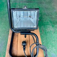 Faretto con lampada alogena da cantiere 500w