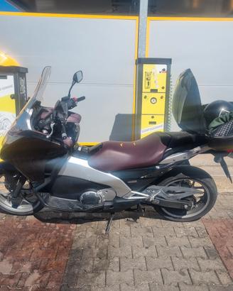Honda integra 700cc