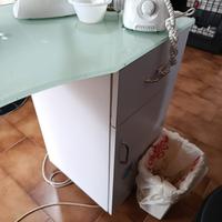 tavolo per uso estetico con aspiratore 