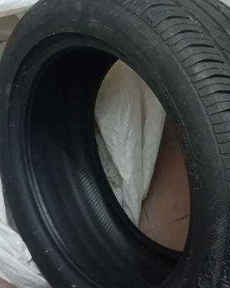 Pneumatici nuovi