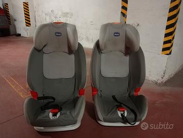 2 seggiolini auto Chicco Youniverse