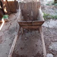 cariola in legno antica