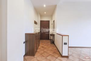 5 LOCALI RISTRUTTURATO CON TERRAZZO, BALCONE E GA