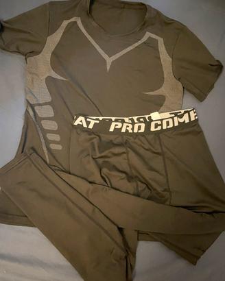 Pantaloni e maglietta a compressione Completo