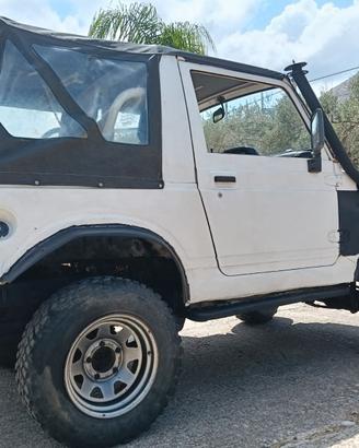 SUZUKI SAMURAI 1990