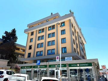 Via C. Felice - Ufficio con grande terrazza