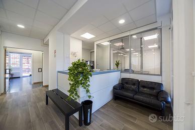 Ufficio Completo 200mq: Arredi e Pareti Attrezzate