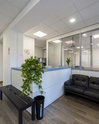 Ufficio Completo 200mq: Arredi e Pareti Attrezzate