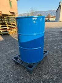 Fusti /Bidoni in metallo con coperchio - puliti